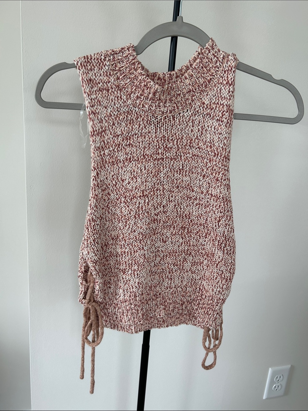 Sleeveless Knit Tank Top - Blush White